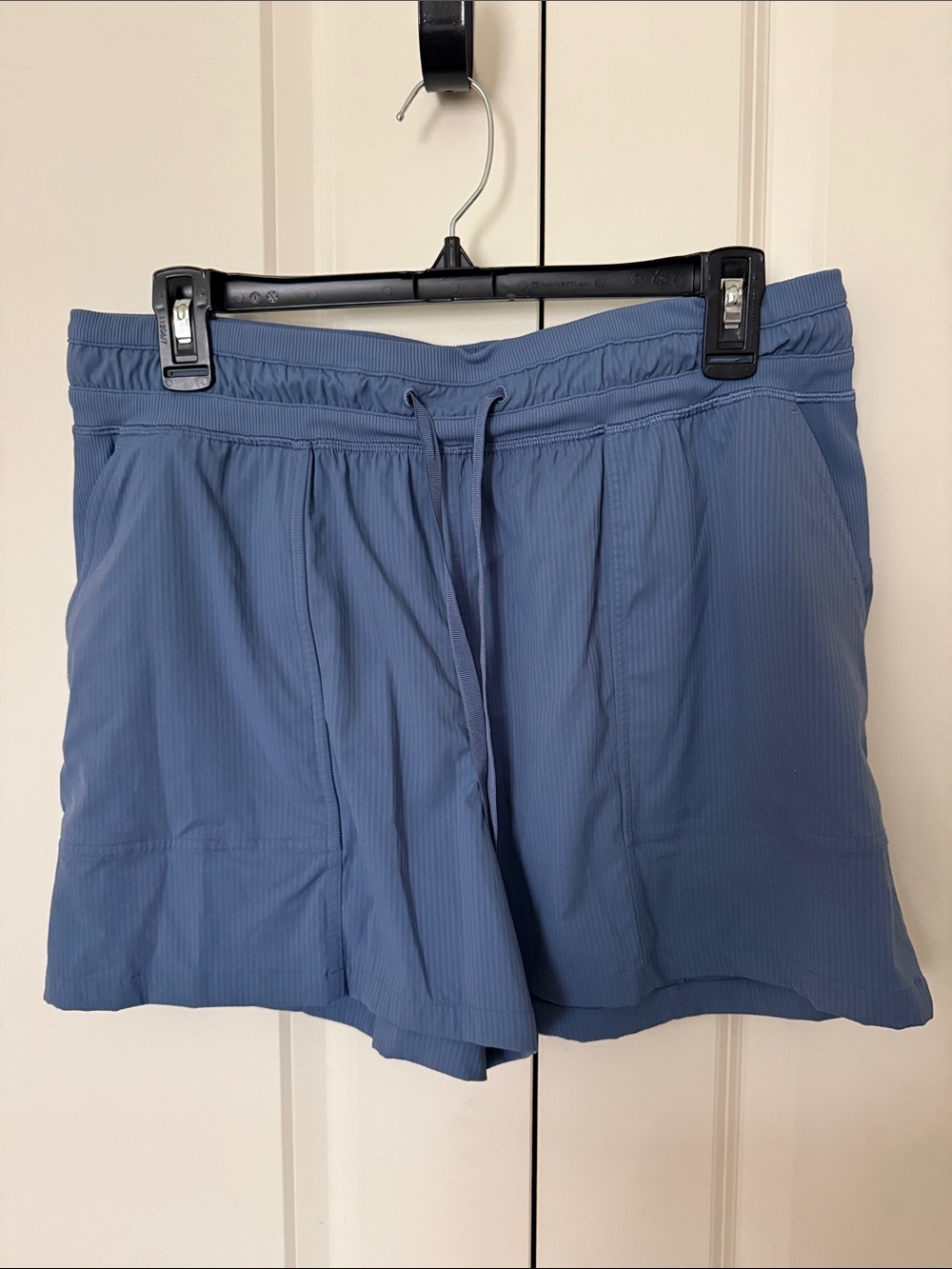 Lululemon Dance Studio High Rise 3.5 Shorts in Oasis Blue